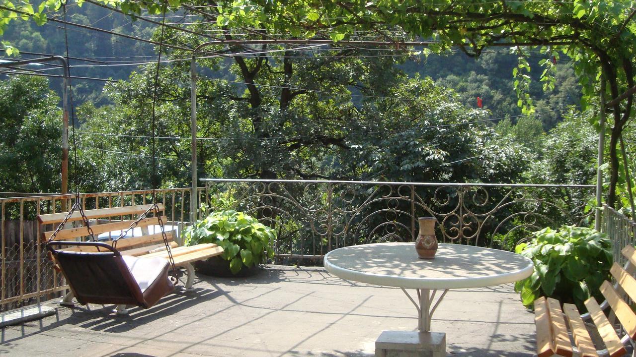 Guesthouse Valeria Borjomi Exterior photo